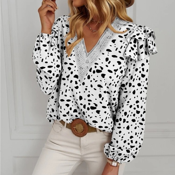 Luxe lace insert lantern sleeve blouse - Picture 6 of 7